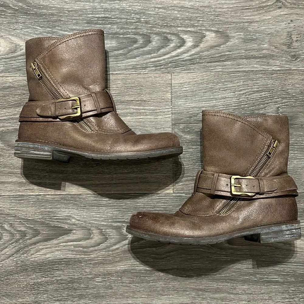 Baretraps Boots Brown 7.5 Crosby Bootie 1